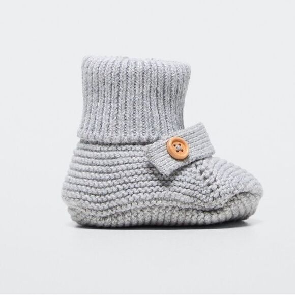 Mango Knit bootees 1-12 months - Picture 1 of 3